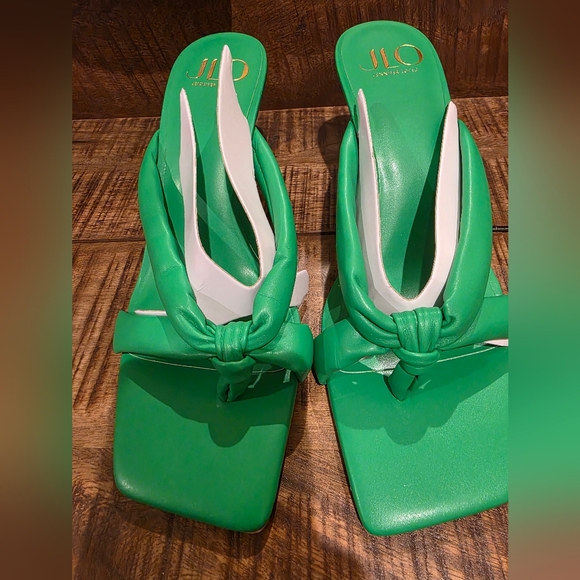 Jennifer Lopez Vivin Green Knot Sandals - Picture 2 of 7